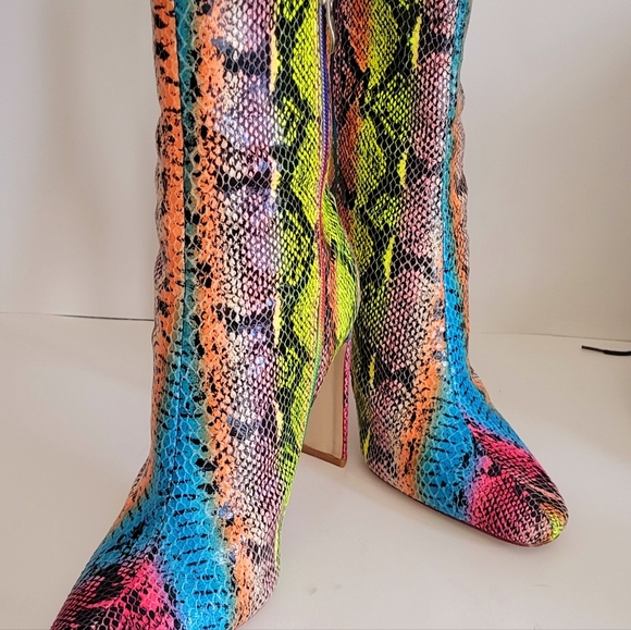 Azalea Wang Dolls Kill Skywalker ARCOIRIS Faux Snakeskin Booties Size 9 - Picture 2 of 16